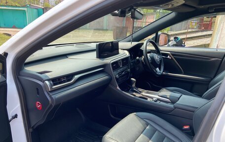 Lexus RX IV рестайлинг, 2019 год, 5 200 000 рублей, 6 фотография