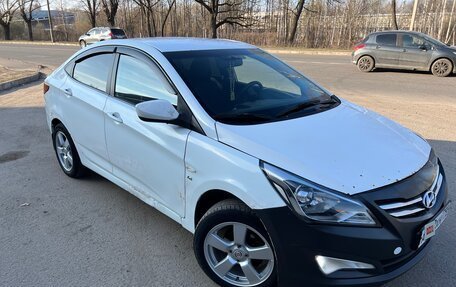 Hyundai Solaris II рестайлинг, 2015 год, 600 000 рублей, 3 фотография