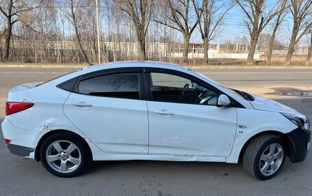 Hyundai Solaris II рестайлинг, 2015 год, 600 000 рублей, 4 фотография