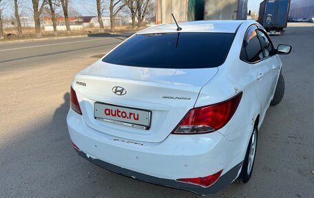 Hyundai Solaris II рестайлинг, 2015 год, 600 000 рублей, 5 фотография