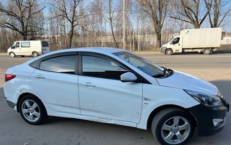 Hyundai Solaris II рестайлинг, 2015 год, 600 000 рублей, 7 фотография
