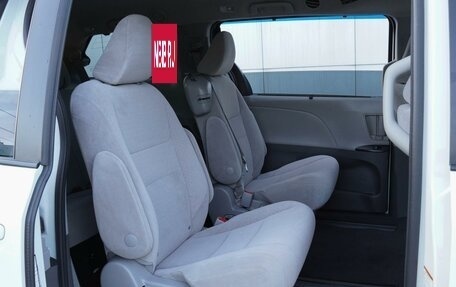 Toyota Sienna III, 2019 год, 2 750 000 рублей, 7 фотография