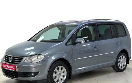 Volkswagen Touran III, 2010 год, 675 000 рублей, 3 фотография