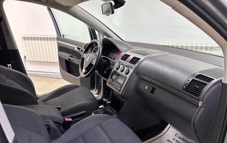 Volkswagen Touran III, 2010 год, 675 000 рублей, 6 фотография