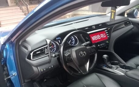 Toyota Camry, 2019 год, 2 650 000 рублей, 10 фотография
