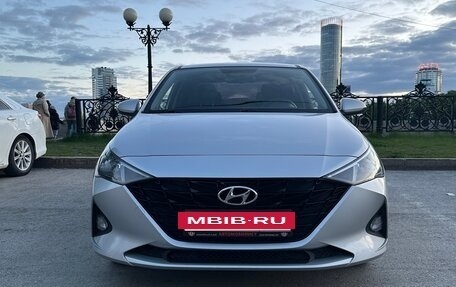 Hyundai Solaris II рестайлинг, 2021 год, 1 650 000 рублей, 4 фотография