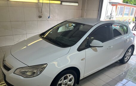 Opel Astra J, 2011 год, 790 000 рублей, 3 фотография
