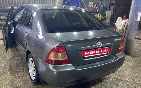 Toyota Corolla, 2004 год, 680 000 рублей, 3 фотография