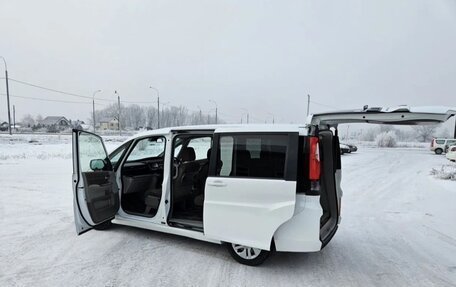 Honda Stepwgn IV, 2017 год, 1 680 000 рублей, 2 фотография
