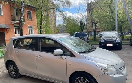 Toyota Verso I, 2011 год, 1 100 000 рублей, 2 фотография