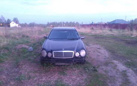 Mercedes-Benz E-Класс, 1998 год, 150 000 рублей, 2 фотография