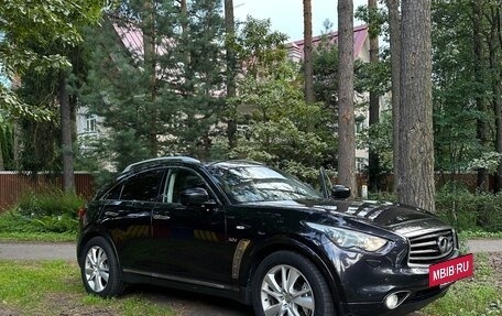 Infiniti QX70, 2014 год, 1 800 000 рублей, 2 фотография