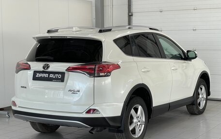 Toyota RAV4, 2017 год, 2 679 000 рублей, 4 фотография
