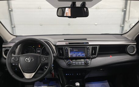 Toyota RAV4, 2017 год, 2 679 000 рублей, 10 фотография