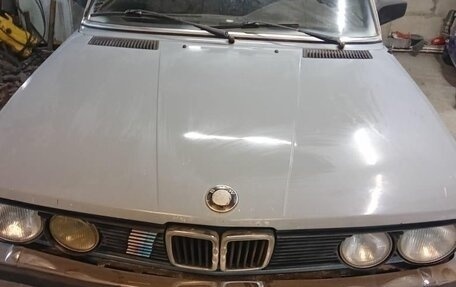 BMW 5 серия, 1982 год, 280 000 рублей, 2 фотография