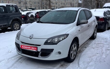 Renault Megane III, 2012 год, 650 000 рублей, 2 фотография