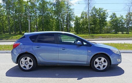 Opel Astra J, 2010 год, 490 000 рублей, 4 фотография