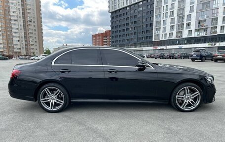Mercedes-Benz E-Класс, 2019 год, 3 100 000 рублей, 4 фотография