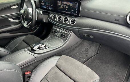 Mercedes-Benz E-Класс, 2019 год, 3 100 000 рублей, 11 фотография