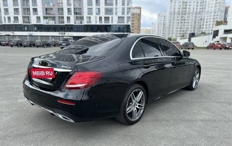 Mercedes-Benz E-Класс, 2019 год, 3 100 000 рублей, 5 фотография