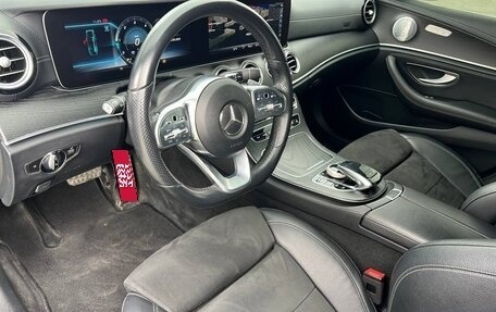 Mercedes-Benz E-Класс, 2019 год, 3 100 000 рублей, 12 фотография