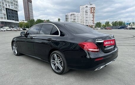 Mercedes-Benz E-Класс, 2019 год, 3 100 000 рублей, 7 фотография