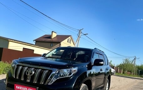 Toyota Land Cruiser Prado 150 рестайлинг 2, 2016 год, 4 500 000 рублей, 3 фотография
