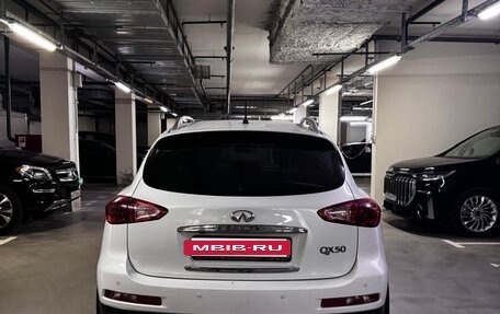 Infiniti QX50 I рестайлинг, 2014 год, 1 900 000 рублей, 4 фотография