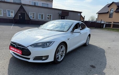 Tesla Model S I, 2013 год, 2 000 000 рублей, 2 фотография