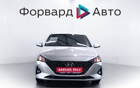 Hyundai Solaris II рестайлинг, 2021 год, 1 690 000 рублей, 2 фотография