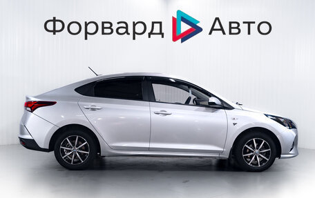 Hyundai Solaris II рестайлинг, 2021 год, 1 690 000 рублей, 8 фотография