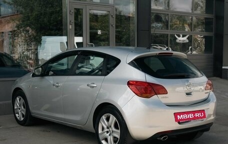 Opel Astra J, 2011 год, 950 000 рублей, 6 фотография