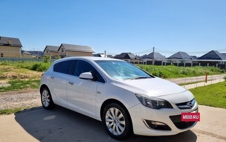 Opel Astra J, 2013 год, 870 000 рублей, 2 фотография