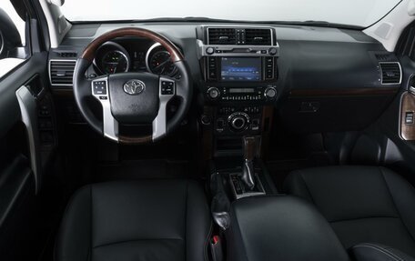 Toyota Land Cruiser Prado 150 рестайлинг 2, 2014 год, 3 650 000 рублей, 6 фотография