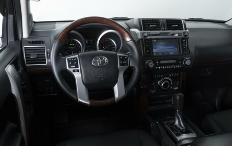 Toyota Land Cruiser Prado 150 рестайлинг 2, 2014 год, 3 650 000 рублей, 13 фотография