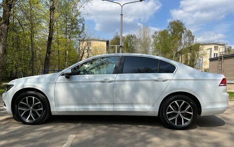 Volkswagen Passat B8 рестайлинг, 2019 год, 2 450 000 рублей, 7 фотография