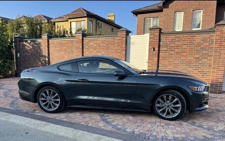 Ford Mustang VI рестайлинг, 2016 год, 2 690 000 рублей, 3 фотография