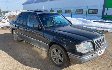Mercedes-Benz E-Класс, 1995 год, 200 000 рублей, 3 фотография