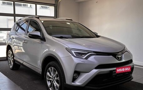 Toyota RAV4, 2017 год, 1 949 000 рублей, 3 фотография