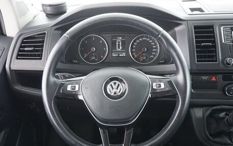 Volkswagen Caravelle T6 рестайлинг, 2019 год, 4 650 000 рублей, 10 фотография