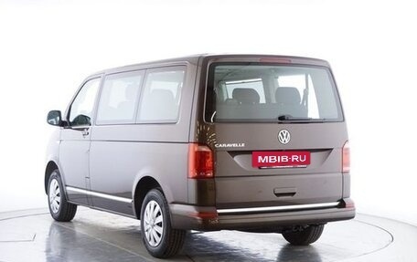 Volkswagen Caravelle T6 рестайлинг, 2019 год, 4 650 000 рублей, 6 фотография