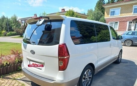 Hyundai Grand Starex Grand Starex I рестайлинг 2, 2018 год, 3 250 000 рублей, 3 фотография