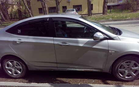 Hyundai Solaris II рестайлинг, 2012 год, 750 000 рублей, 2 фотография