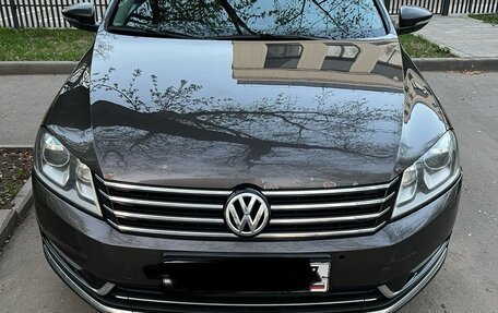 Volkswagen Passat B7, 2013 год, 1 050 000 рублей, 1 фотография
