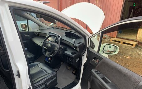 Honda Freed I, 2015 год, 1 600 000 рублей, 5 фотография