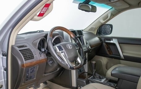 Toyota Land Cruiser Prado 150 рестайлинг 2, 2010 год, 2 850 000 рублей, 9 фотография