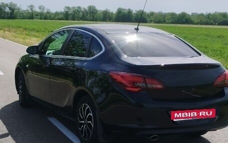 Opel Astra J, 2014 год, 1 000 000 рублей, 3 фотография