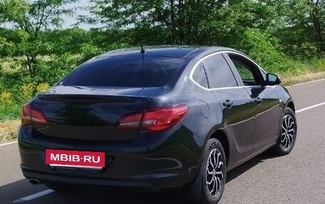 Opel Astra J, 2014 год, 1 000 000 рублей, 4 фотография
