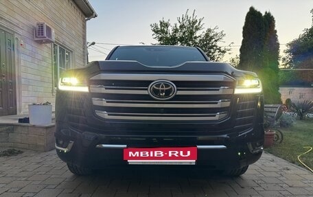 Toyota Land Cruiser, 2022 год, 11 800 000 рублей, 2 фотография