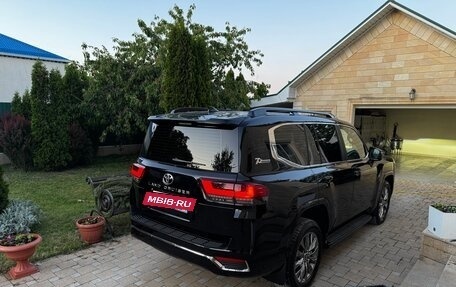 Toyota Land Cruiser, 2022 год, 11 800 000 рублей, 5 фотография